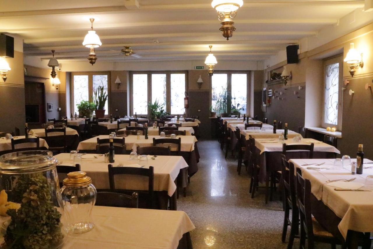 Albergo Ristorante Sole Fanano Exteriör bild